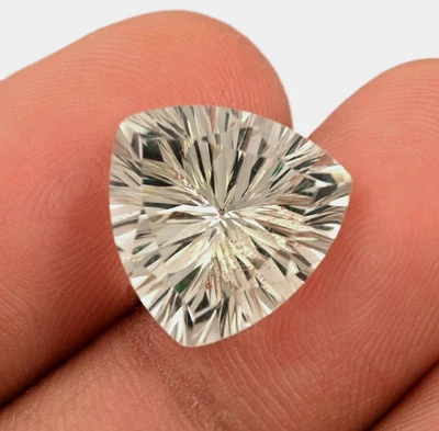 Natural Green Amethyst Prasiolite Trillion Shape Gemstone 7.12 Cts 13.5X13.5 mm - Image 1 of 3