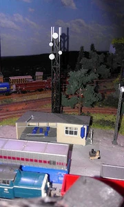 Mástil inalámbrico | Mástil de transmisión | Mástil de radio direccional | Mástil de teléfono | Mástil de teléfono móvil | GSM | Pista TT - Imagen 1 de 2