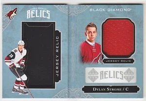 Camiseta doble UD 2016-17 DIAMANTE NEGRO DYLAN STROME RC/299 FOLLETO DE NOVATO RELIQUIAS - Imagen 1 de 2