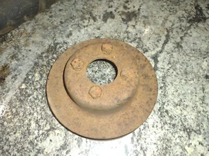 VINTAGE FARMALL 560 GAS TRACTOR WATER PUMP PULLEY Bolts Included - Picture 1 of 4