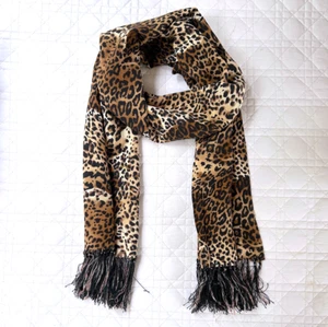 Vintage Fashion Scarf Animal Print Cheetah Leopard w/Fringe All Year Weight - Picture 1 of 7