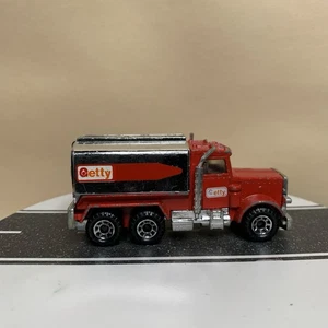 1984 Matchbox Peterbilt Tanker Truck Getty Fuel 1:80 Red Cab/Chrome - Picture 1 of 11