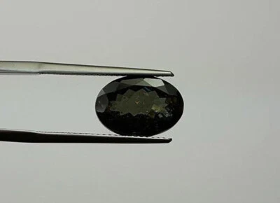 Large Multi-Color Tourmaline Gem (5.14 Cts) 9.0 X 13.0 X 6.0 MM - Oval Cut - Image 1 of 3