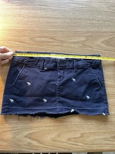 Abercrombie & fitch girls navy skirt with white moose size 00 and a zip front - Picture 1 of 6