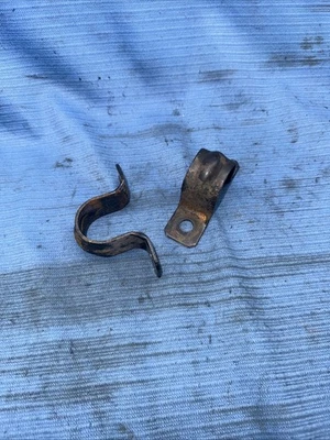 Комплект передних кронштейнов стабилизатора подвески для Nissan 300zx Z32 90–96 годов от оригинального производителя левая и правая - Изображение 1 из 4