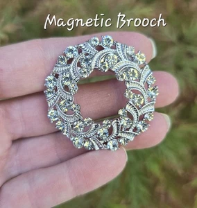 Corona de Navidad Broche MAGNÉTICO Cristal Transparente. Pin de bufanda magnético navideño. - Imagen 1 de 7
