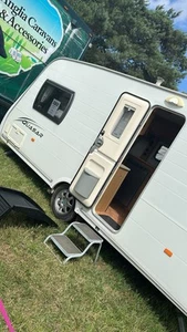 Lunar Quasar 462 - 2 Berth Caravan - Single Axel - Picture 1 of 23