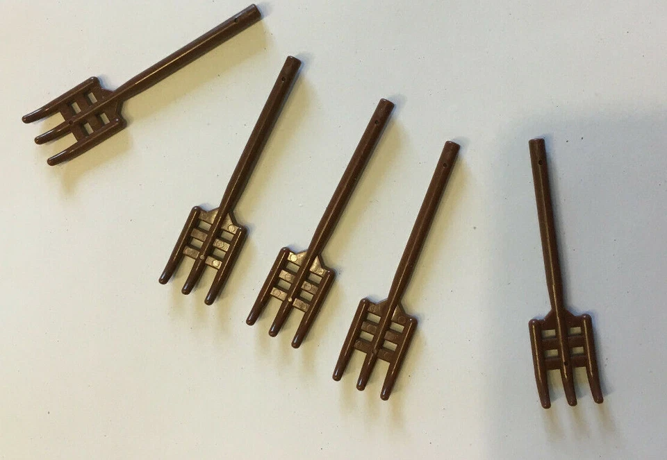 Lego Figuren: 5 Heugabeln rotbraun - Bild 1 von 1