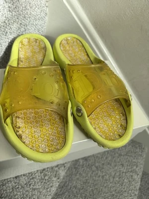 Sandalias Dior Trotter Monograma Diapositivas Amarillo Neón Goma Talla 42 UE 11 EE. UU. - De Colección Foto 1 de 4