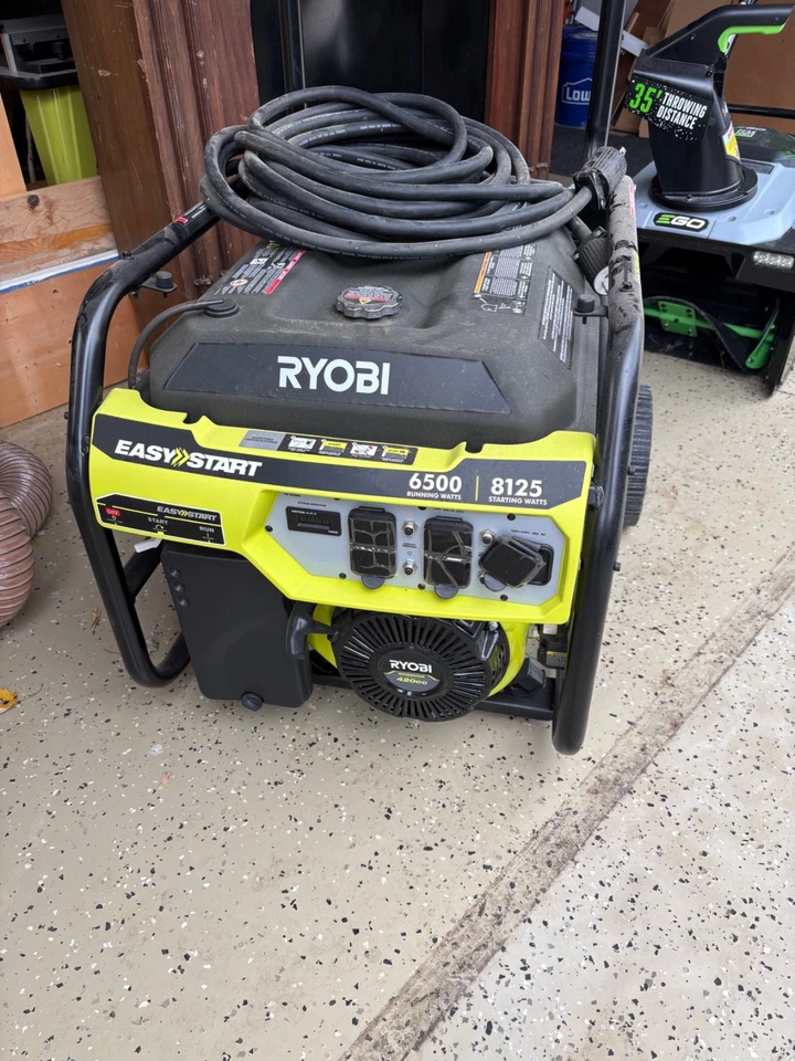 Generador de gasolina RYOBI de 6.500 vatios con sensor de apagado de CO con cable de 50 pies Foto 1 de 1