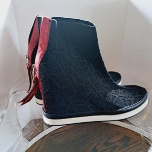 DKNY Sawyer Black Rear Zip Up Black High top Shoe Size 10 - Picture 1 of 5