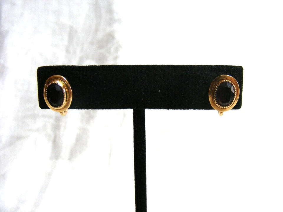 Vintage 1/20th 12K Gold Filled Earrings Screw Clasp Facet Cut Garnet 15-v - Image 1 of 4