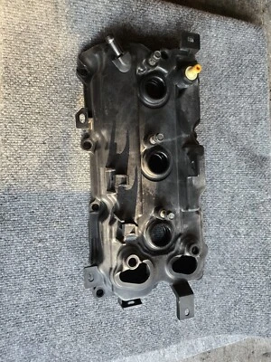 Cubierta de válvula de motor Nissan 350Z Infiniti EX35 G35 2008-2012 lado derecho del pasajero Foto 1 de 4