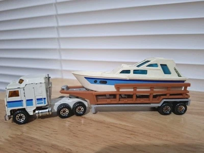 Vintage Matchbox Kenworth Semi & Low Bed Trailer + Boat Diecast 1:64 1981 Rare! - Image 1 of 4