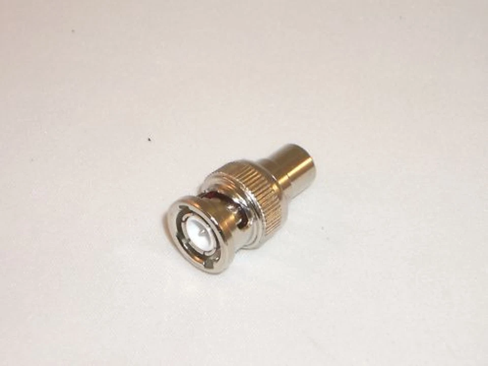 OPEK AT-7056 BNC-MALE TO RCA-FEMALE ADAPTER CONNECTOR - Image 1 of 1