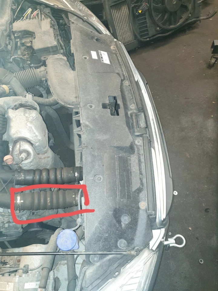 Tubo de manguera intercooler diésel Peugeot 508 1,6 HDI 2012 Foto 1 de 1