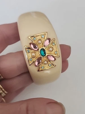 "Pulsera para mujer Joan Rivers chapada en oro esmalte gelatina vientre cruz maltesa 8""" Foto 1 de 4