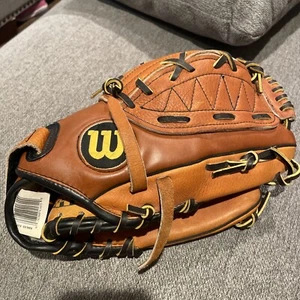 Baseball Glove Wilson A9645 RHT Right Handed Thrower Leather 11.5" FPS Softball - Picture 1 of 4