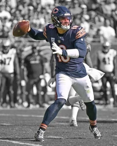Chicago Bears CALEB WILLIAMS Glossy 8x10 Photo Spotlight Football Print Poster - Picture 1 of 1