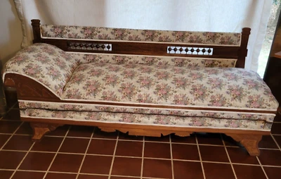 Rare Eastlake Victorian Oak Chaise Lounge Fainting Couch Sofa/Fold Out Bed - Image 1 of 4