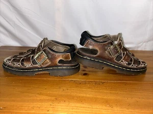 Sandalias cómodas de pescador de cuero marrón Airwair Dr. Martens para hombre - talla 9 - Imagen 1 de 7