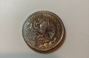 MEXICO MEXICAN 1982 UNCIRCULATED MINT-BU  50 PESO LARGE OLD COIN & Bonus Coins - Picture 1 of 2