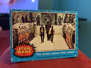 Star Wars 1977 Series 1 Topps Blue Card #54 The Victors Receive Their Reward - Picture 1 of 1