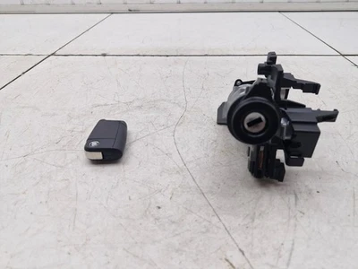 2019 Skoda Octavia MK3 5E Ignition Lock Barrel With Key 5Q1905865A - Image 1 of 4