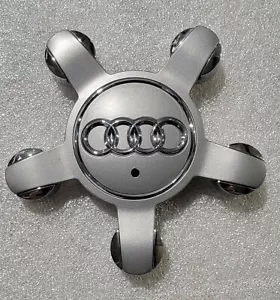 2009-2018 Audi A3, A4, A6, Q5, S3, SQ5 OEM Center cap 58832 8R0 601 165 - Picture 1 of 4