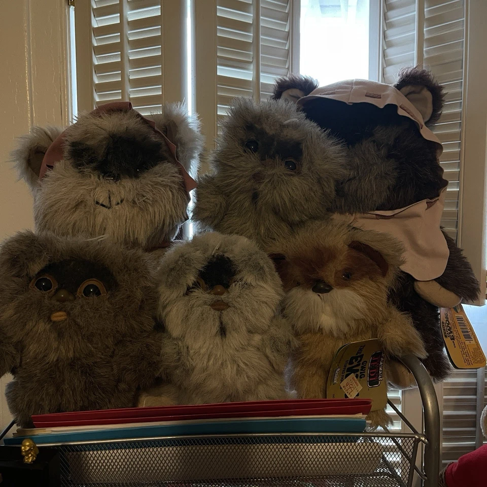 Juguete de peluche Kenner 1983 15" Star Wars Wicket The Ewok El Retorno del Jedi Foto 1 de 4