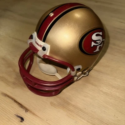 老式 90 年代旧金山 49 人队 NFL Riddell 迷你头盔 3 5/8 — 第 1/4 张图片