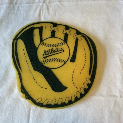 Oakland A’s Josh Reddick 2012 AL Guante de Oro Espuma Mano – Sorteo de Estadio Foto 1 de 2