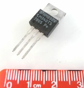 Nat Semiconductor LM340T5 7805P+ Voltaje Lineal Reg 5V 1A TO-220 OMB3-44 - Imagen 1 de 4