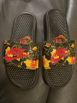 Nike Mujeres WMNS BENASSI DIAPOSITIVAS FLORALES Zapatillas sin cordones Zapatos talla 6 Foto 1 de 4