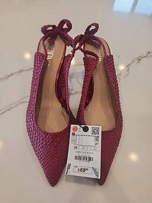 ZARA Salto Apontado Tecido Vermelho Tamanho EUA 6 Novo com etiquetas Trança Salto Gatinho  - Imagem 1 de 4