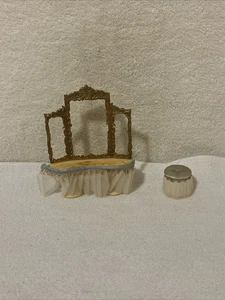 Mesa y taburete de princesa pequeña ideal de colección muebles para casa de muñecas miniatura 1964 - Imagen 1 de 13