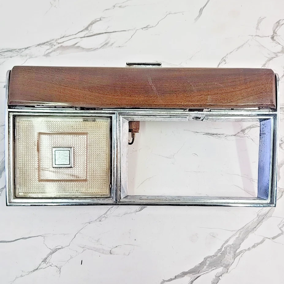 Cadillac DeVille Fleetwood 1977-1979 panel de puerta derecha bisel con interruptores cenicero Foto 1 de 4