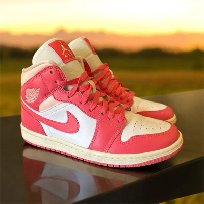Nike Air Jordan 1 Mid AJ1 Fresas y Crema Mujer Talla US 9 BQ6472-186 Foto 1 de 4