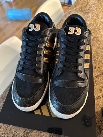 KAREEM ABDUL-JABBAR adidas FORUM LEGACY LIMITED EDITION SHOE - SIZE 9 - 1/15 Cover