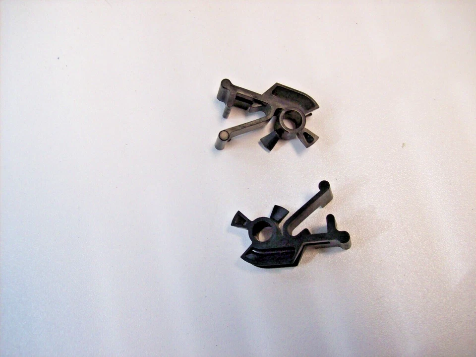 2 IBM WHEELWRITER TYPEWRITER PLATEN LATCHES - Image 1 of 1