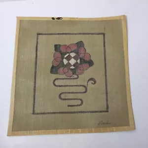Holyoke Flor Aguja Lona Rachel Junean 13.25" x 13" Hollyhock - Imagen 1 de 5