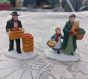 Dept. 56 Lot of 2 Christmas Figures Taiwan - Picture 1 of 10