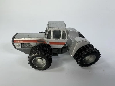 1/64 White 4-270 4WD Tractor With Duals, 2009 Farm Progress Show - Image 1 of 4