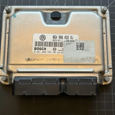 Volkswagen Jetta 2005 2,0 L motor aire acondicionado computador 06A 906 032 RJ ECU VW Golf ECM Foto 1 de 4