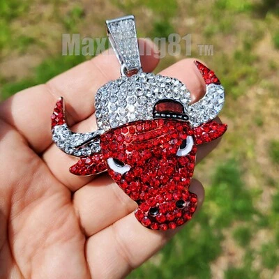 Colgante con dije grande de circonita cúbica de toro de aleación enchapada en oro Hip Hop helado Foto 1 de 2