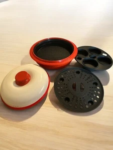 Rangemate Red White Round Cooker Grill For Microwave Oven 4 Pieces 10.5" P - Picture 1 of 4