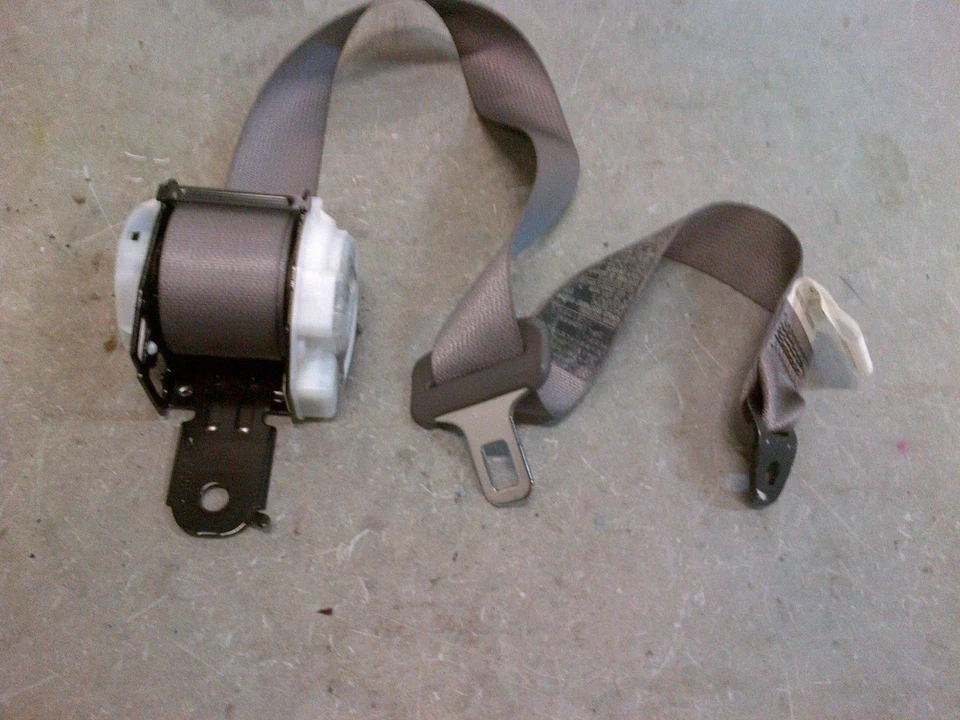 01-05 LEXUS GS300 GS400 GS430 CINTURÓN DE SEGURIDAD TRASERO LADO CONDUCTOR OEM Foto 1 de 1