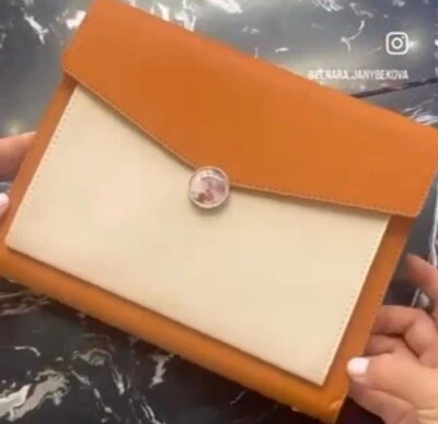 Smart leather notebook with a four-year calendar, battery, wireless charging - Image 1 of 4