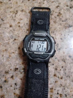 Мужские спортивные многофункциональные кварцевые цифровые часы Freestyle Predator нейлон 32 мм 7 дюймов - Изображение 1 из 4