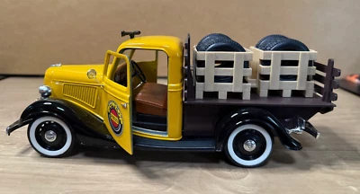 Solido #8414 Ford V8 Pick Up 1936 Dunlop Tires w/Graphics set 1/18 - Image 1 of 4